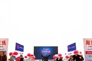 《逆光十七度》改档公告时间线对照的图文封面